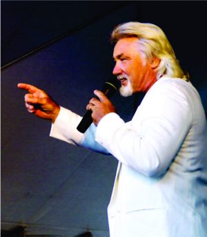 Kenny-Rogers-Tribute-4